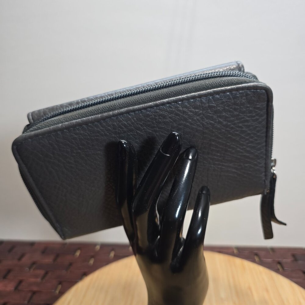Enzo Angiolini Gray Faux Pebbled Leather Clutch Handbag Silver Hardware 3/4 Zip - Picture 2 of 7